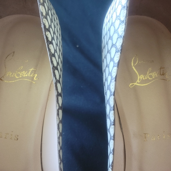 Christian Louboutin | Kate 100 black leather pumps | Savannahs Christian louboutins heels